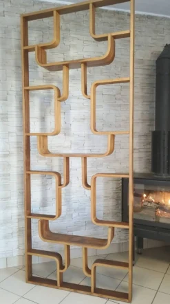 Séparateur mural par Ludvik Volak de Drevopodnik Holesov