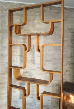 Séparateur mural par Ludvik Volak de Drevopodnik Holesov