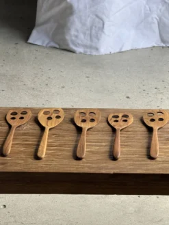 Spatule ajourée, ustensile de cuisine en teck L30 l8
