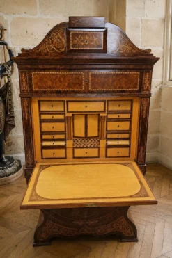 Spectaculaire secrétaire