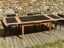 Splendide ancienne table scandinave à rallonges rénovée en chêne 2m58m