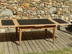 Splendide ancienne table scandinave à rallonges rénovée en chêne 2m58m