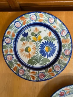 Série 3 assiettes déco quimper henriot france céramique polychrome vin
