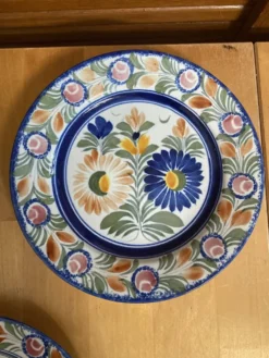 Série 3 assiettes déco quimper henriot france céramique polychrome vin