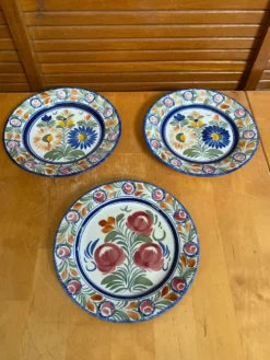 Série 3 assiettes déco quimper henriot france céramique polychrome vin