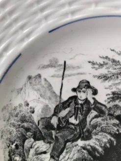 Série complète 12 assiettes Digoin Sarreguemines – Les 12 mois (1900-1920)