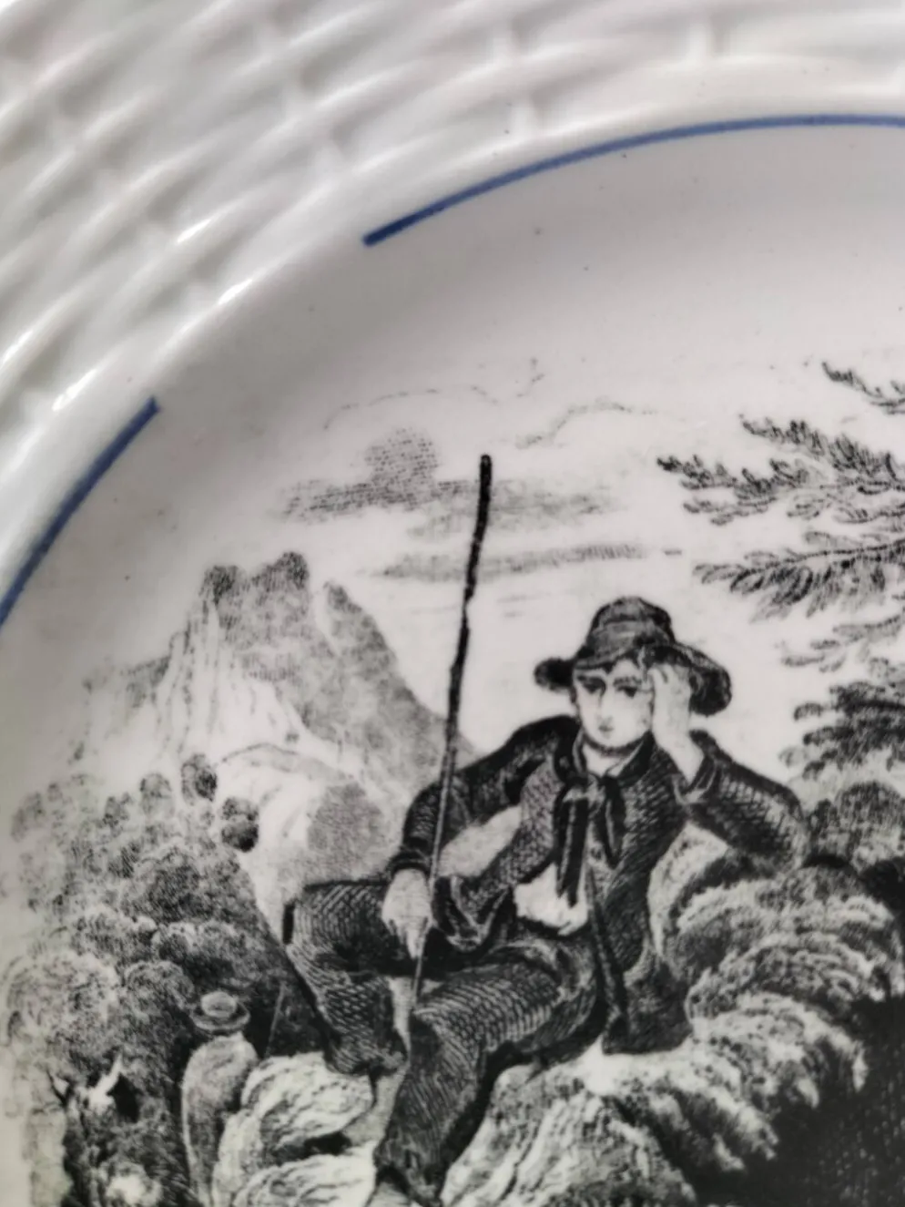 Série complète 12 assiettes Digoin Sarreguemines – Les 12 mois (1900-1920)