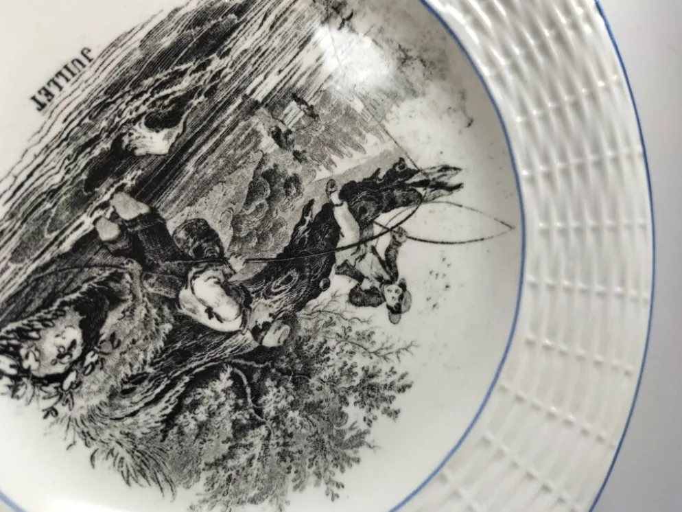 Série complète 12 assiettes Digoin Sarreguemines – Les 12 mois (1900-1920)