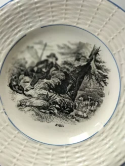 Série complète 12 assiettes Digoin Sarreguemines – Les 12 mois (1900-1920)