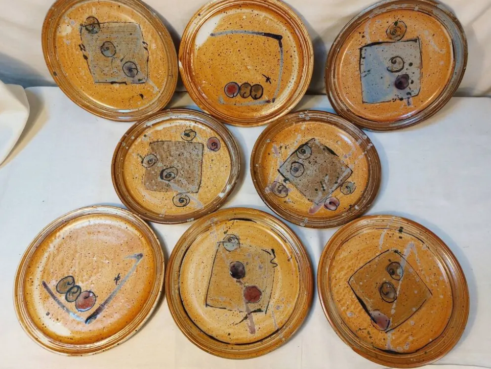 Série de 8 assiettes à dessert vintage en grès émaillé signé MALI