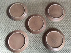 Série de 5 assiettes en grès