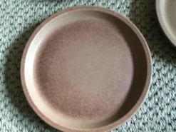 Série de 5 assiettes en grès