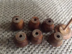 Série de 6 coquetiers en bois