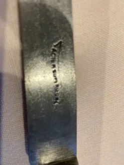 Série de 12 couteaux à manche en corne