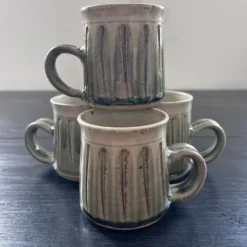 Série de 4 mugs en grès