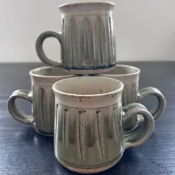 Série de 4 mugs en grès