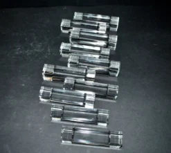 Série de 10 porte-couteaux design en cristal modèle épuré