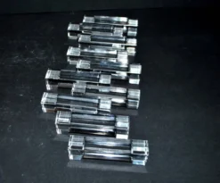Série de 10 porte-couteaux design en cristal modèle épuré