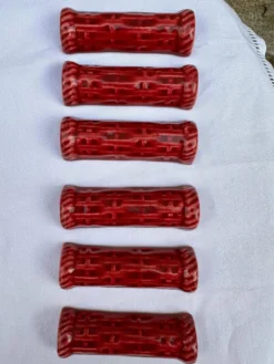 Série de 6 porte-couteaux en céramique de Proceram Aubagne – Rouge sang