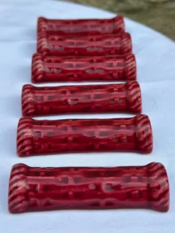Série de 6 porte-couteaux en céramique de Proceram Aubagne – Rouge sang