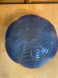 Série de 3 saladiers vintage en verre moulé bleu formant pétale de fleur