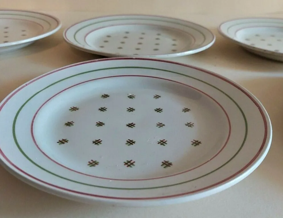 Série de six assiettes à dessert faïence Lunéville KG