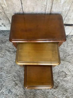 Série de 3 tables gigognes anciennes style louis xv bois vintage