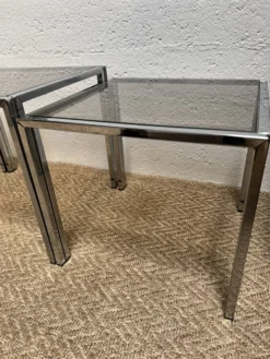 Série de 3 tables gigognes vintage – Métal chromé & verre fumé