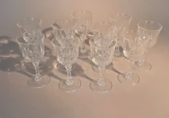 Série de 10 verres à liqueur Cristal d'Arques.