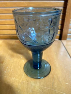 Série 4 Verres À Pied Verre Moulé Bleu Décor Marine Années 60 Vintage