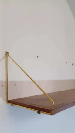 String style shelves