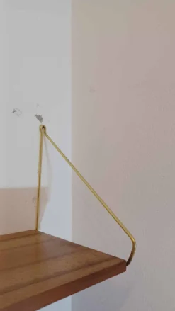 String style shelves