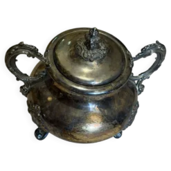 Sucrier ancien en métal argenté, style rocaille