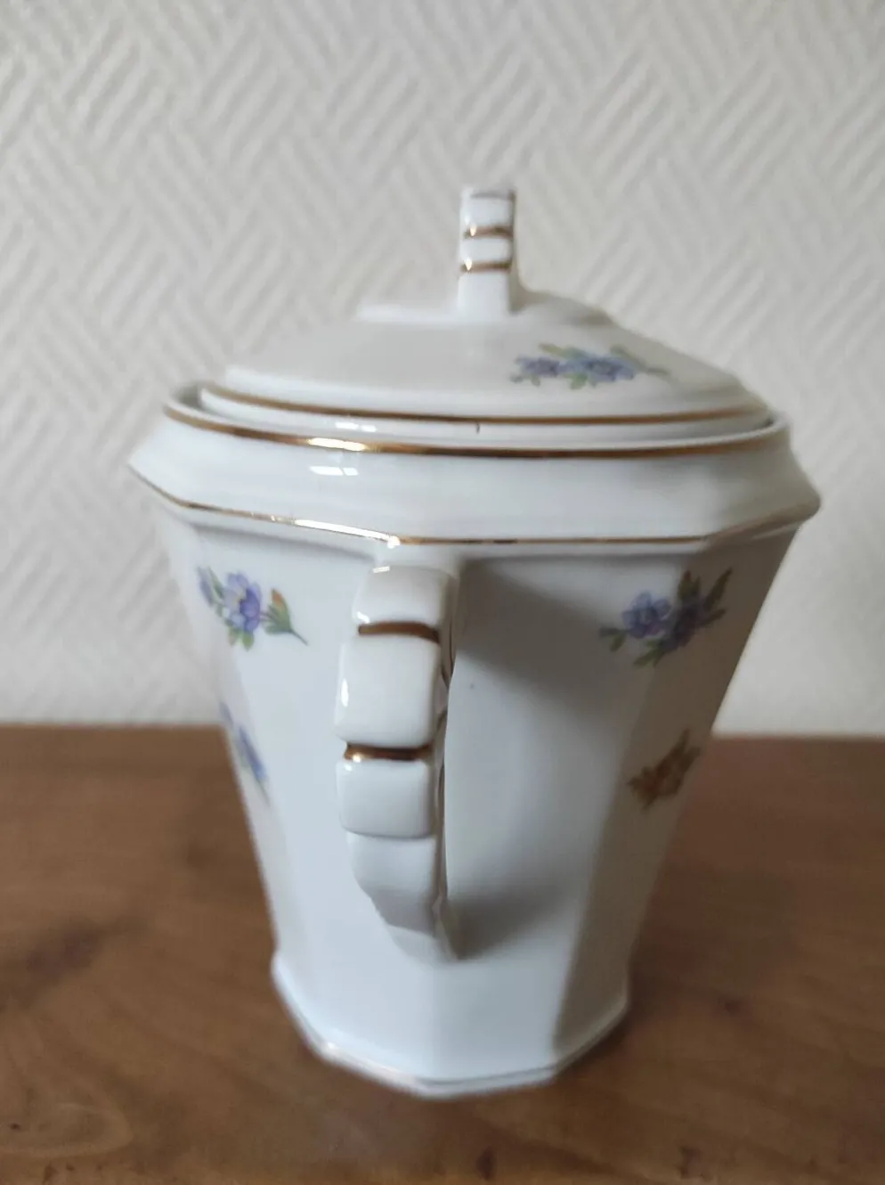 Sucrier ancien en porcelaine base décagonale