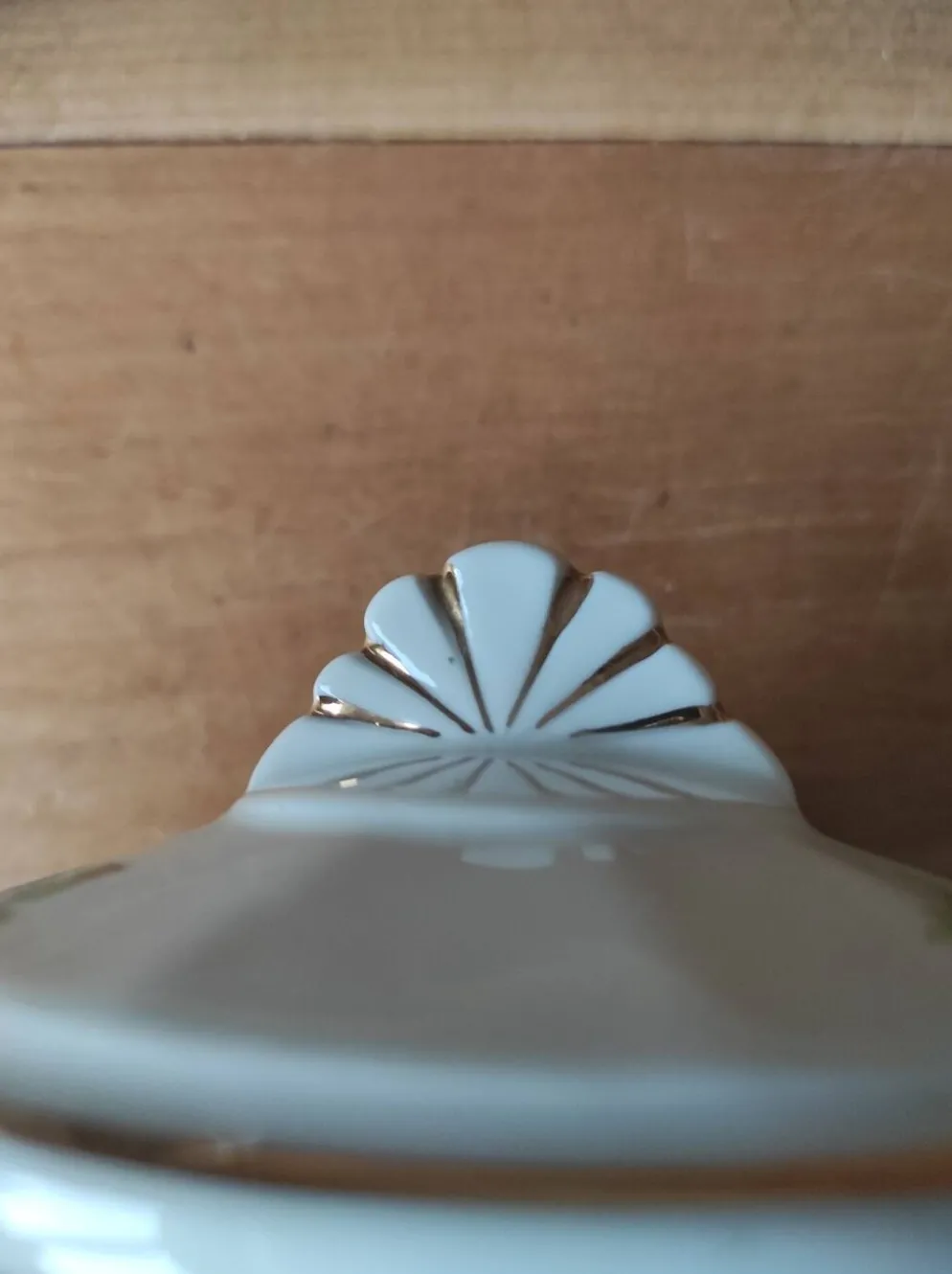 Sucrier ancien en porcelaine base décagonale