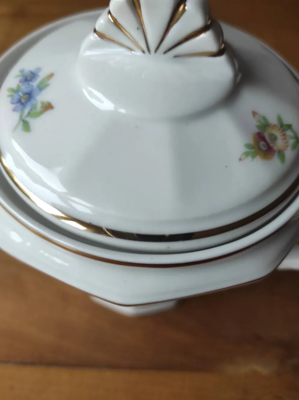 Sucrier ancien en porcelaine base décagonale