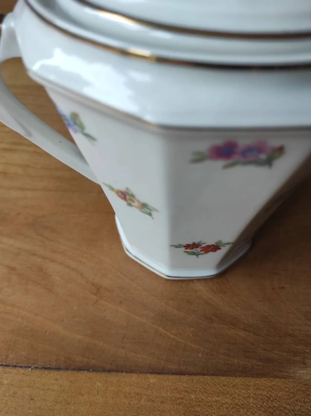 Sucrier ancien en porcelaine base décagonale