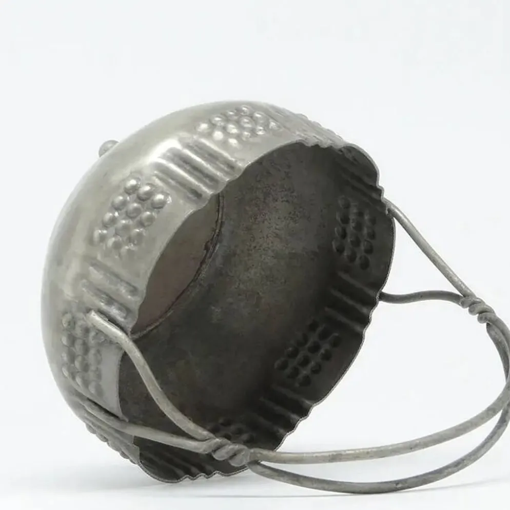 Sucrier Art Déco, en laiton argenté, Pologne, années 1920
