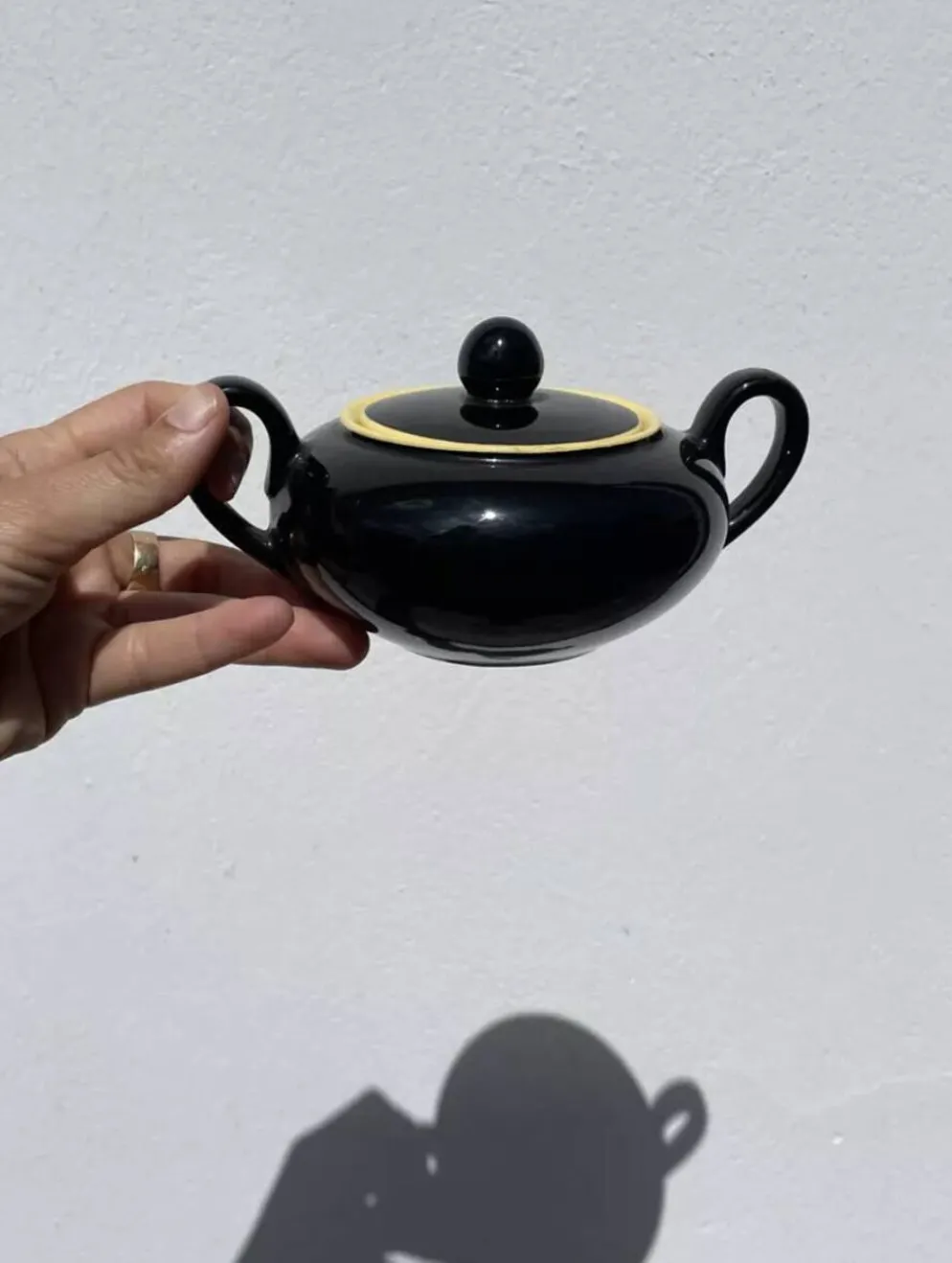 Sucrier bonbonnière céramique noir et jaune villeroy et boch Biarritz