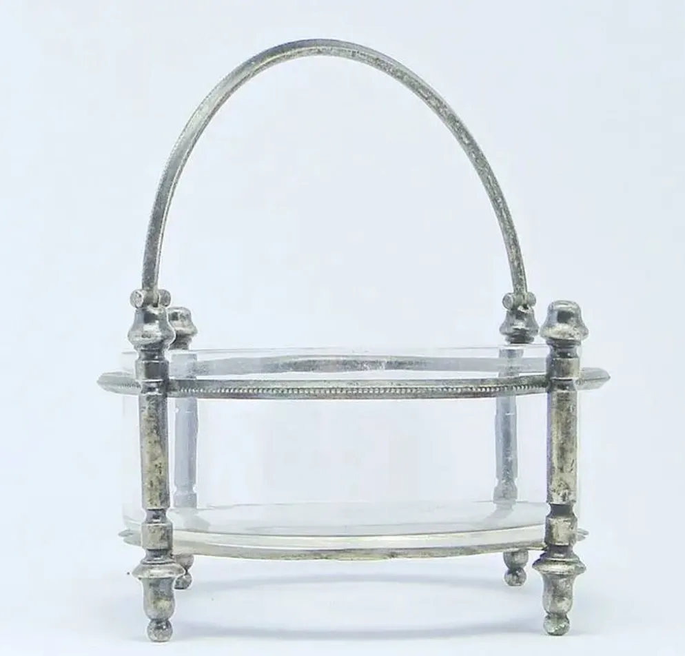 Sucrier Éclectisme, verre, laiton argenté, Bracia Henneberg, Pologne, années 1920.