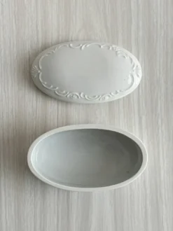 Sucrier à couvercle en porcelaine de Limoges
