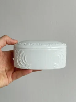 Sucrier à couvercle en porcelaine de Limoges