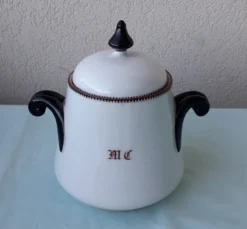 Sucrier en porcelaine