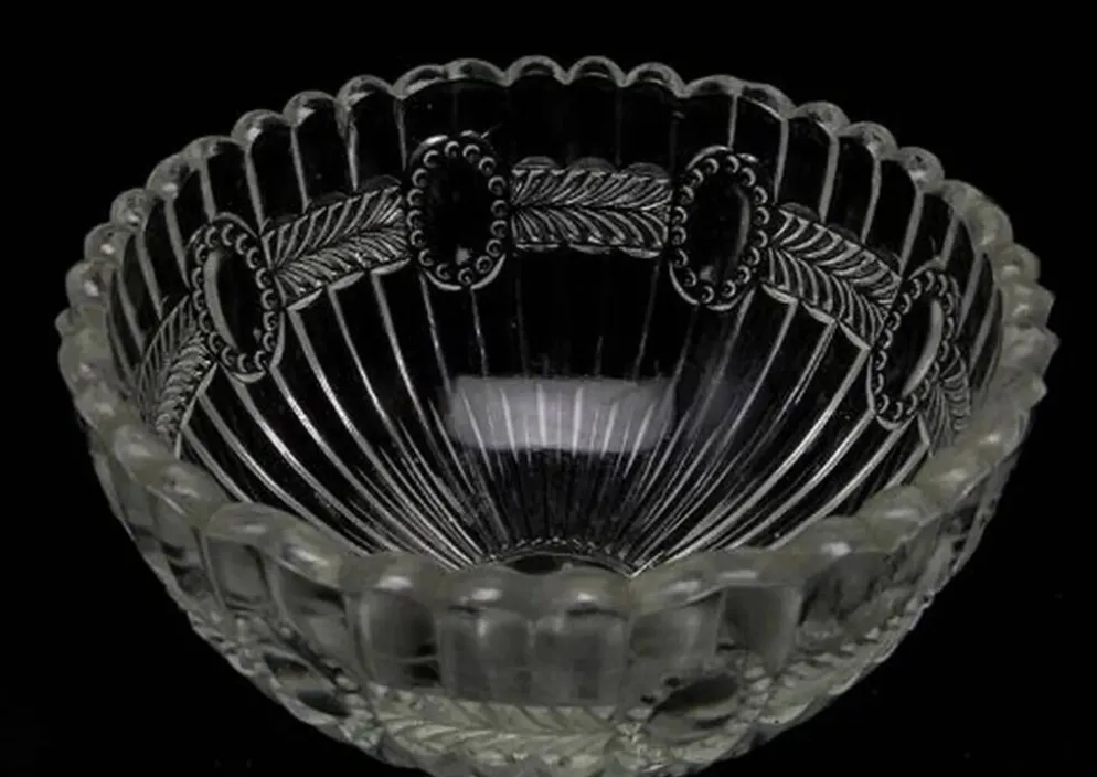 Sucrier en verre pressé en forme de panier, Ząbkowice, Pologne, années 1970
