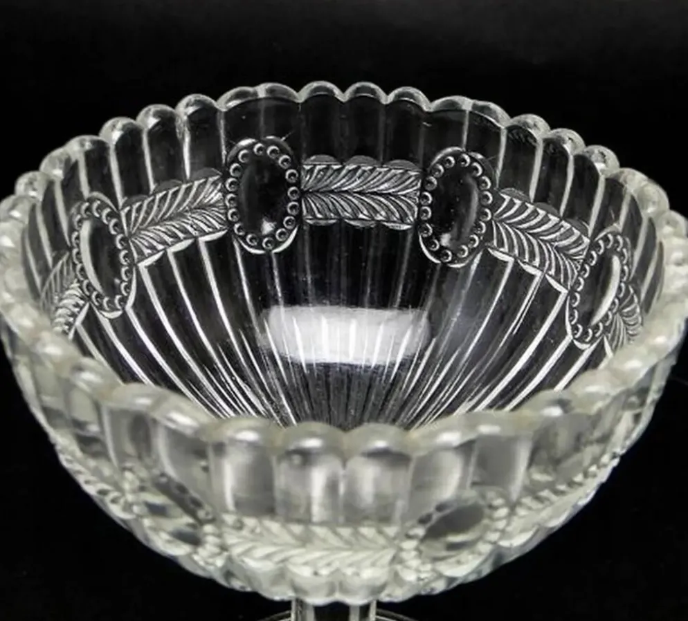 Sucrier en verre pressé en forme de panier, Ząbkowice, Pologne, années 1970