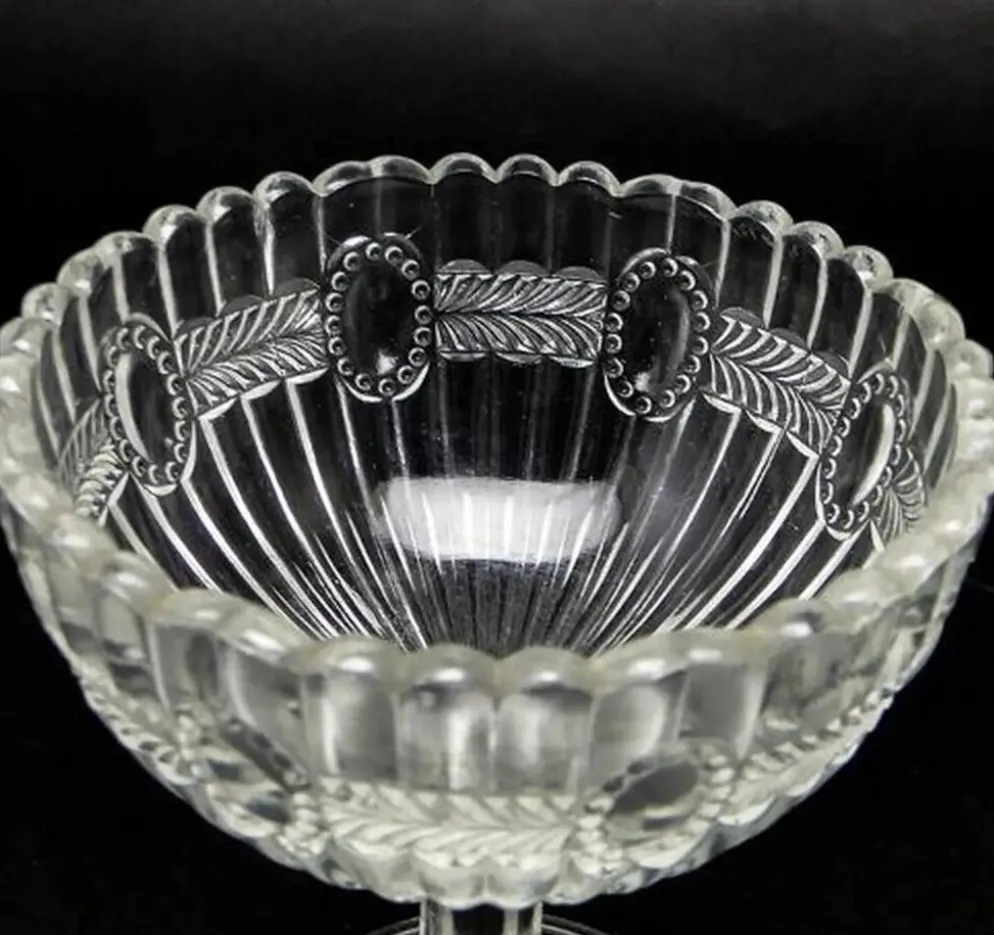 Sucrier en verre pressé en forme de panier, Ząbkowice, Pologne, années 1970