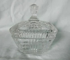 Sucrier en verre taillé