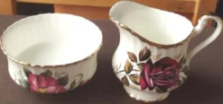 Sucrier et son pot de lait Paragon by appointment to Her Majesty the Queen