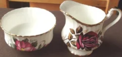 Sucrier et son pot de lait Paragon by appointment to Her Majesty the Queen