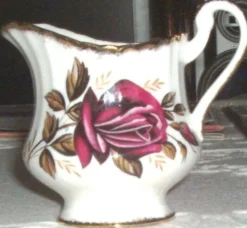 Sucrier et son pot de lait Paragon by appointment to Her Majesty the Queen